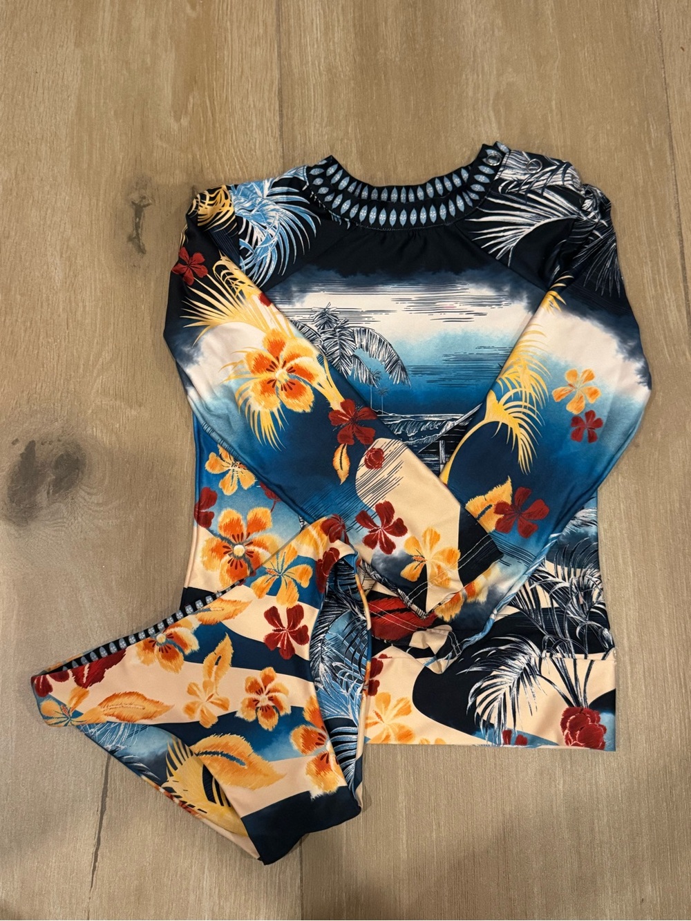 Agua Bendita Black and Blue Patterned Rashguard